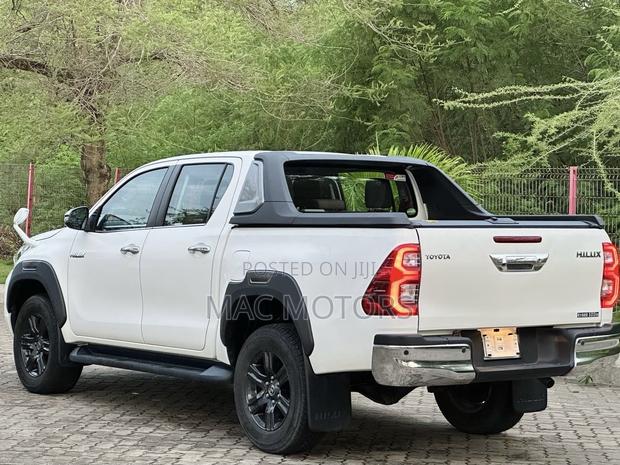 Toyota Hilux 2020 Off white