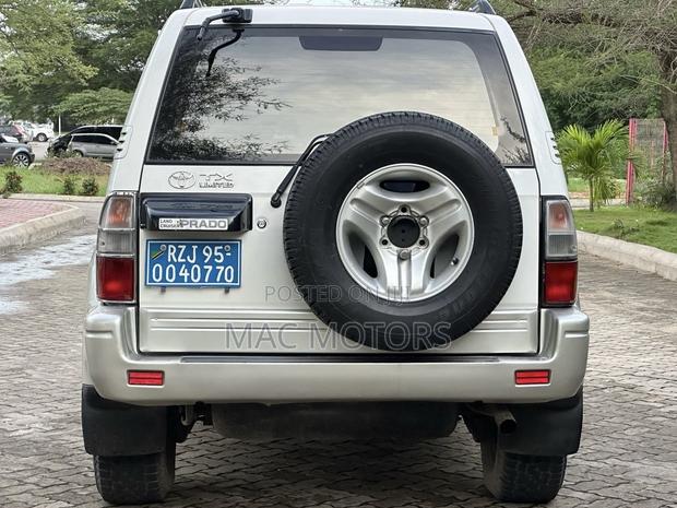 Toyota Land Cruiser Prado 2.7 16V 5dr 2000 White