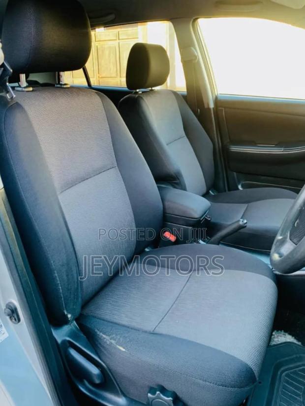 Toyota Corolla RunX 2006 Silver