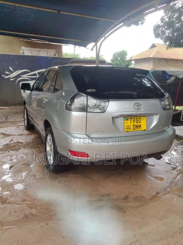 Toyota Harrier 2005 Silver