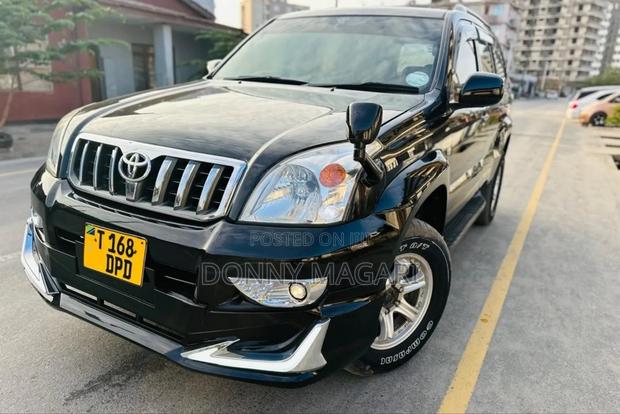 Toyota Land Cruiser 2005 Black