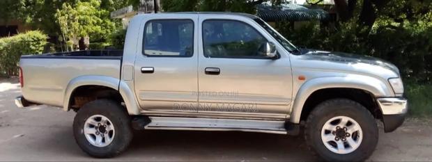 Toyota Hilux 2003 Silver