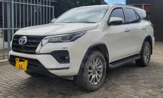 Toyota Fortuner 2021 White