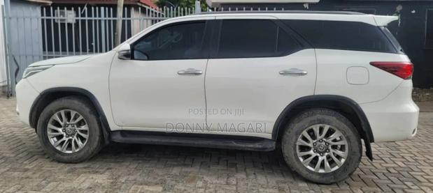 Toyota Fortuner 2021 White