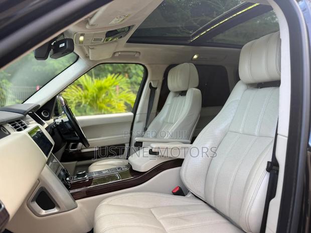 Land Rover Range Rover Vogue 2015 Black