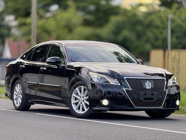 Toyota Crown 2015 Black