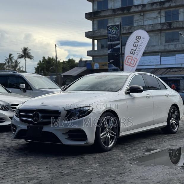 Mercedes-Benz E220 2017 White