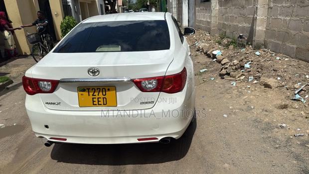 Toyota Mark X 2.5 AWD 2010 White