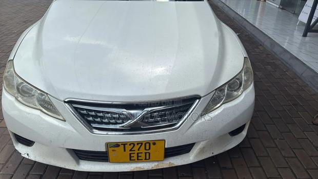 Toyota Mark X 2.5 AWD 2010 White