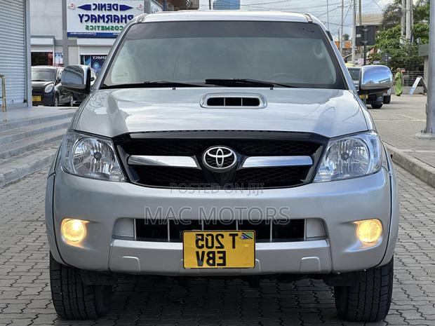 Toyota Hilux 3.0 D-4D Double Cab 4x4 Raider 2007 Silver
