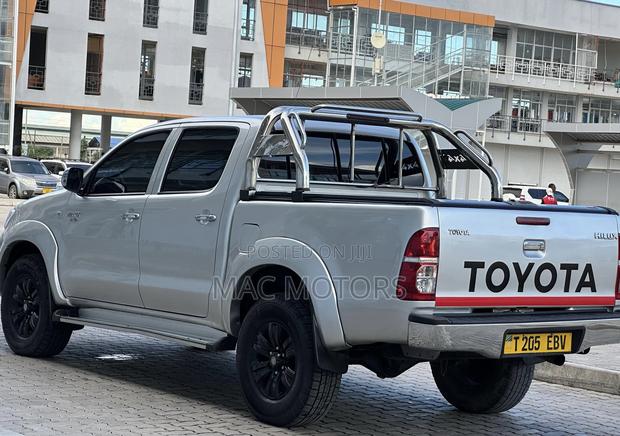 Toyota Hilux 3.0 D-4D Double Cab 4x4 Raider 2007 Silver