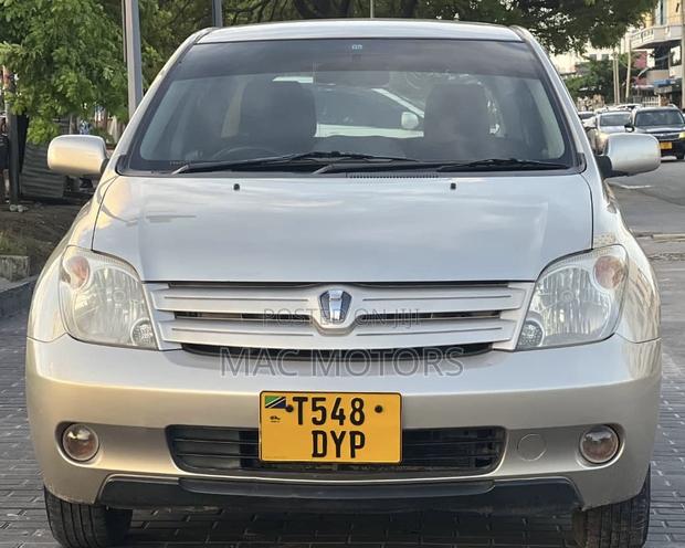 Toyota IST 2003 Beige