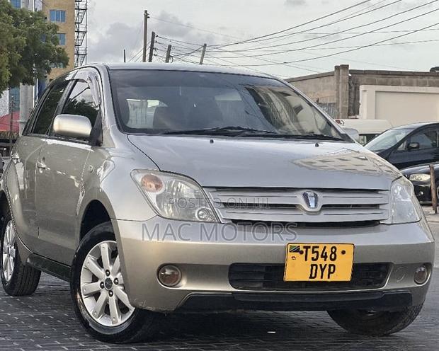 Toyota IST 2003 Beige