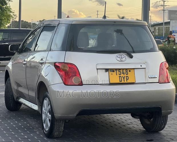 Toyota IST 2003 Beige