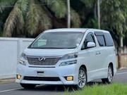Toyota Vellfire 2010 White for sale