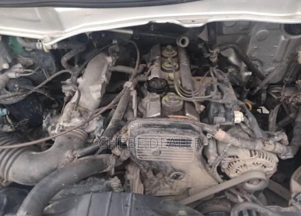 Toyota Noah 2001 Silver