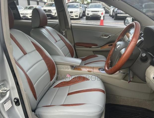 Toyota Premio 2010 Silver