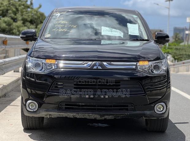 Mitsubishi Outlander 2012 Black