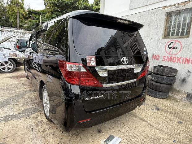 Toyota Alphard 2.4 Petrol AWD 2009 Black