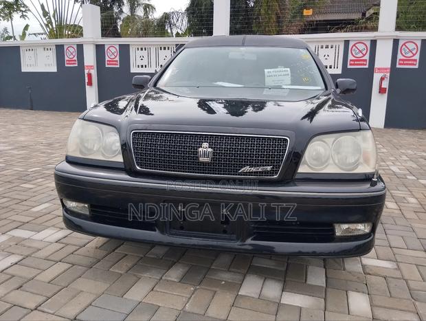 Toyota Crown 2000 Black