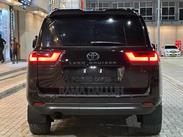 Toyota Land Cruiser 2024 Black