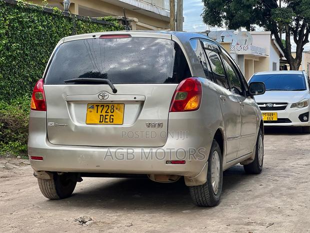 Toyota Corolla Spacio 2004 Gold