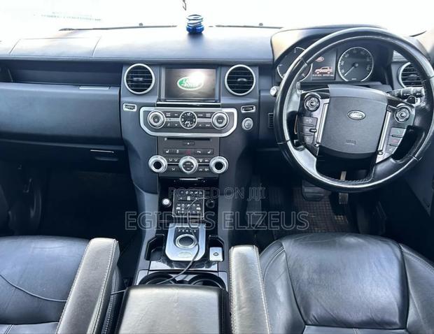 Land Rover Discovery 2016 Silver