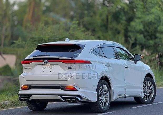 Toyota Harrier 2022 White