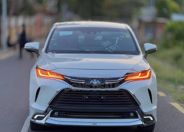 Toyota Harrier 2022 White