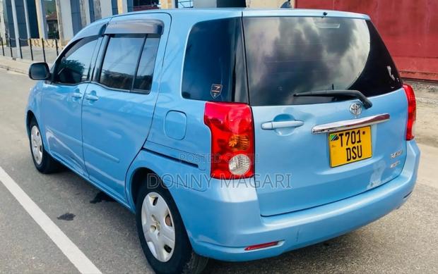 Toyota Raum 2004 Blue