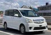 Toyota Noah 2010 White for sale