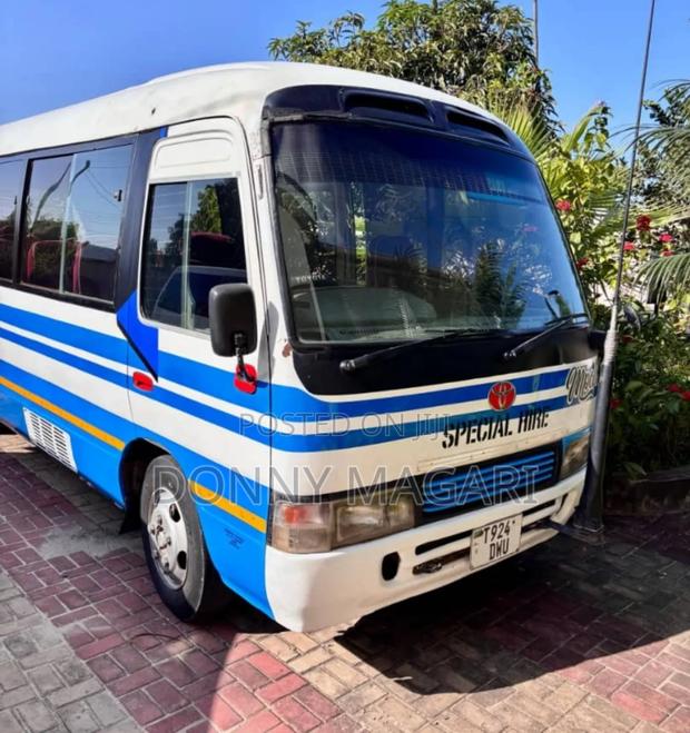 Toyota Coaster 2005 White
