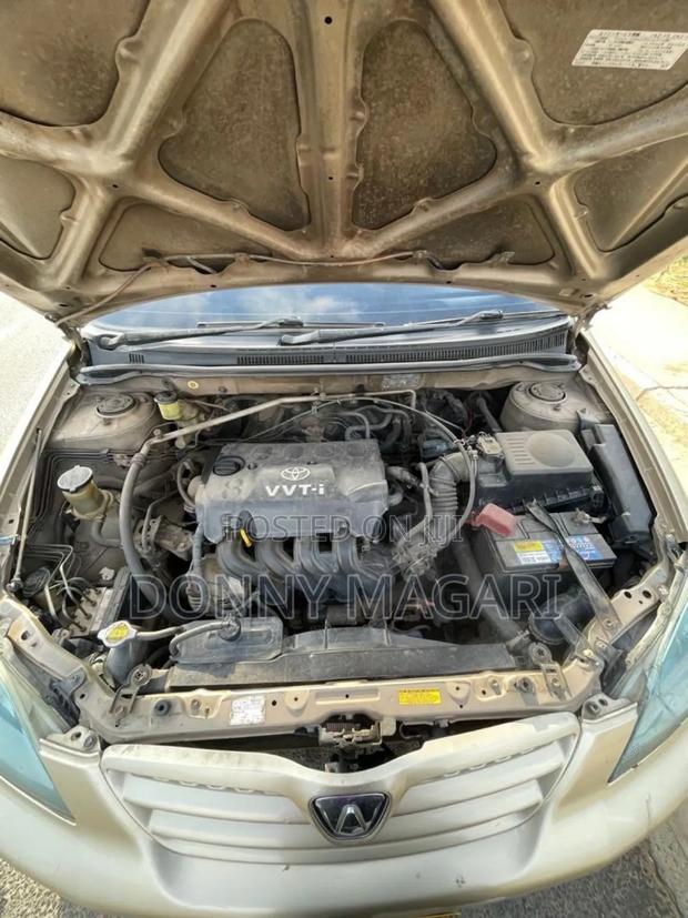 Toyota Corolla RunX 2005 Gold