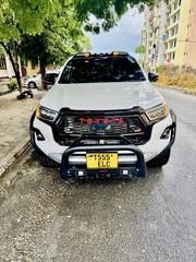 Toyota Hilux 2023 White for sale
