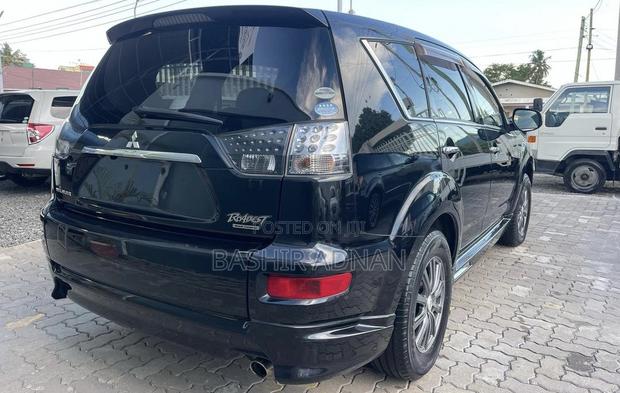 Mitsubishi Outlander ES 2011 Matt Black