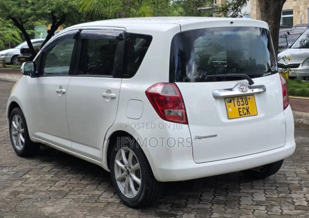 Toyota Ractis 2006 White