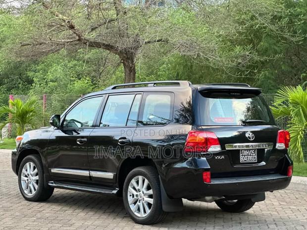 Toyota Land Cruiser 2015 Black