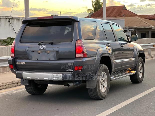 Toyota Hilux Surf 2006 Gray