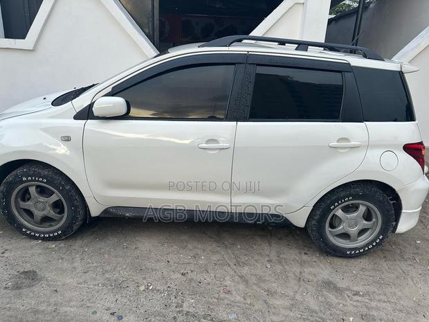 Toyota IST 2004 White