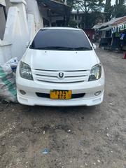 Toyota IST 2004 White for sale