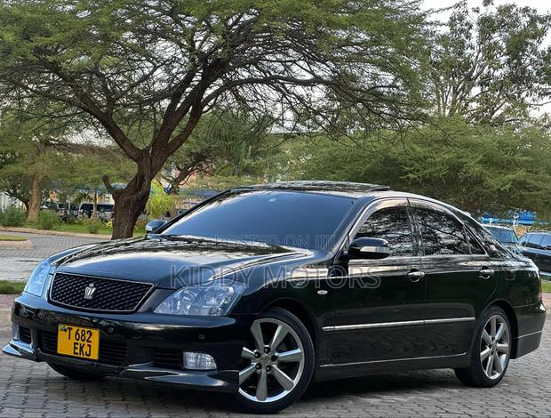 Toyota Crown 2006 Black