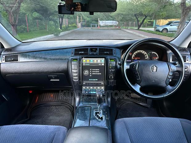 Toyota Crown 2006 Black