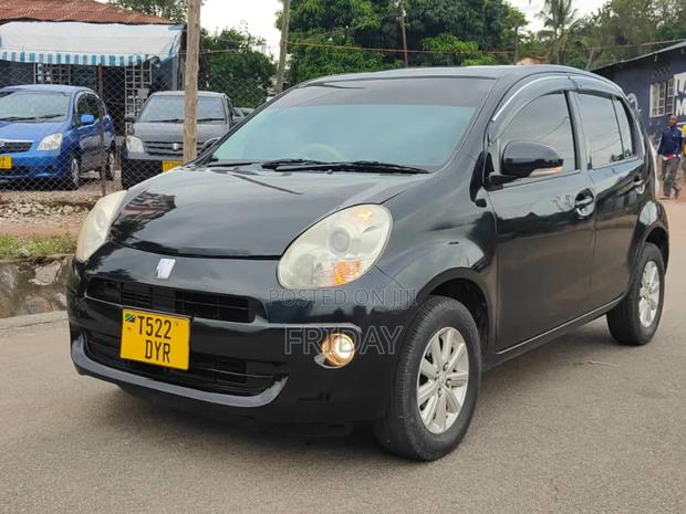 Toyota Passo 2011 Black