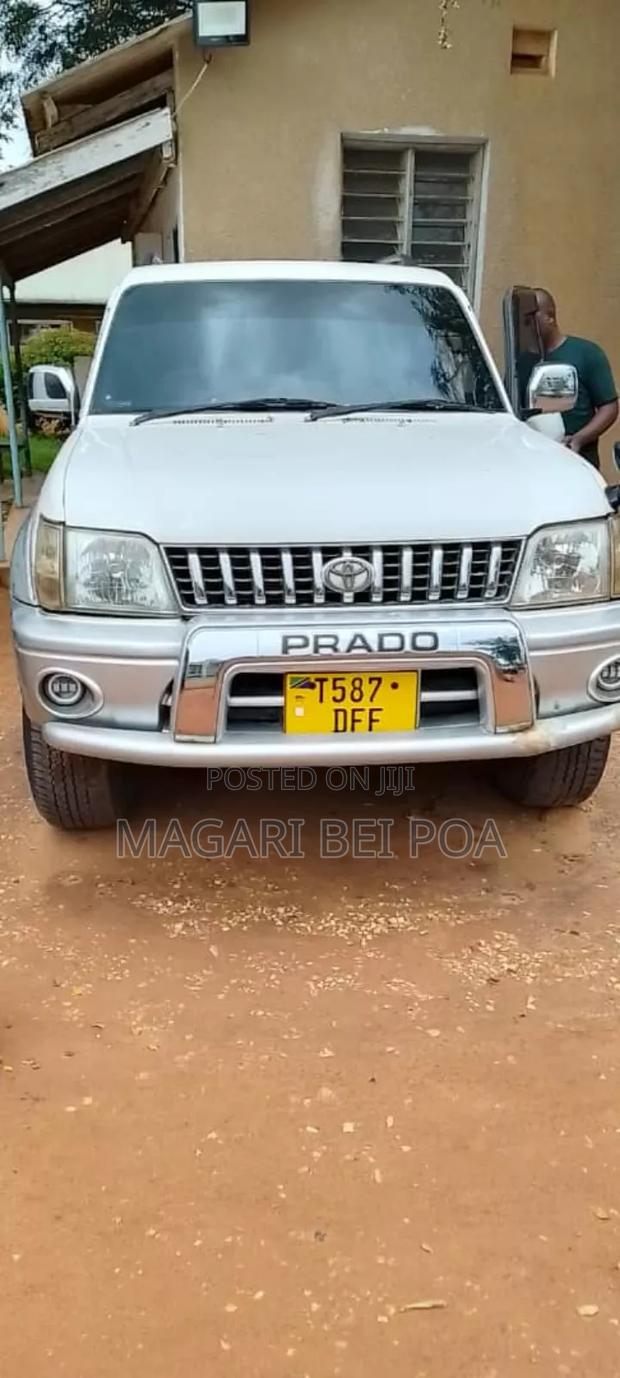 Toyota Land Cruiser Prado 2005 White
