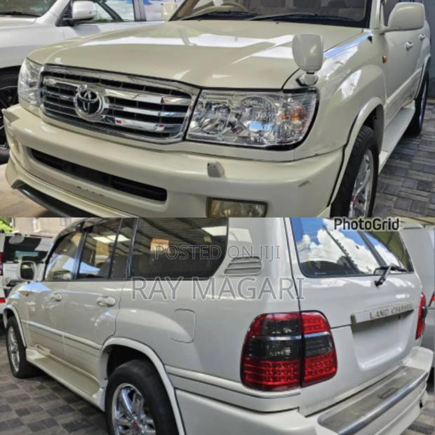 Toyota Land Cruiser 2001 White