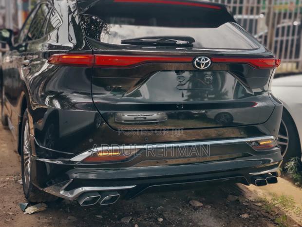 Toyota Harrier 2.0 2021 Black