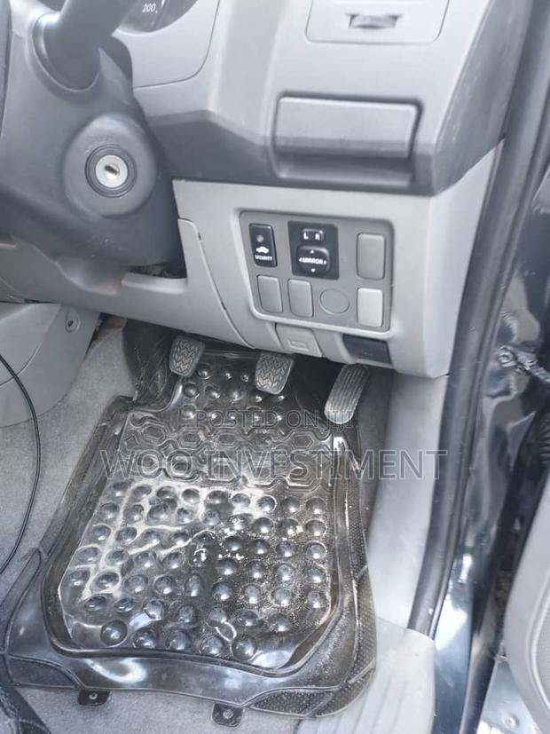 Toyota Hilux 2013 Gray