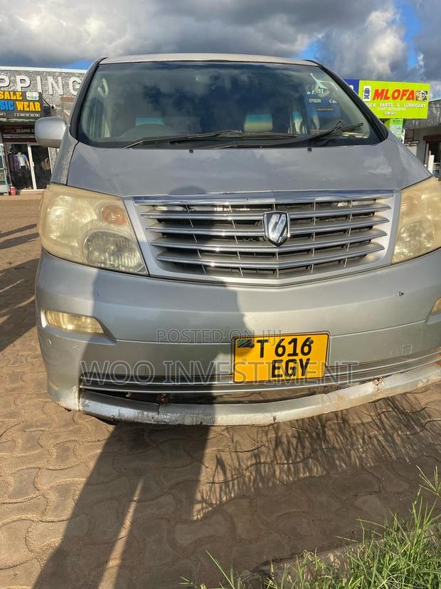 Toyota Alphard 2005 Gold