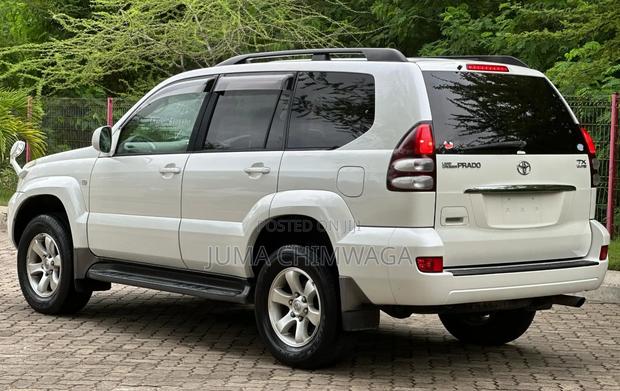 Toyota Land Cruiser Prado 2006 White