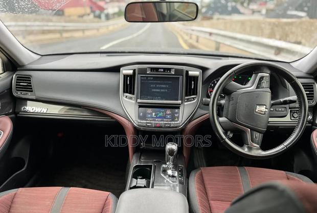 Toyota Crown 2014 Black